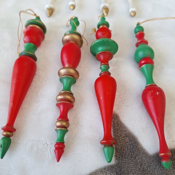 Vintage Lot of 8 Christmas Ornaments Plastic Teardrop White‎ & Gold Green & Red - Picture 2 of 4